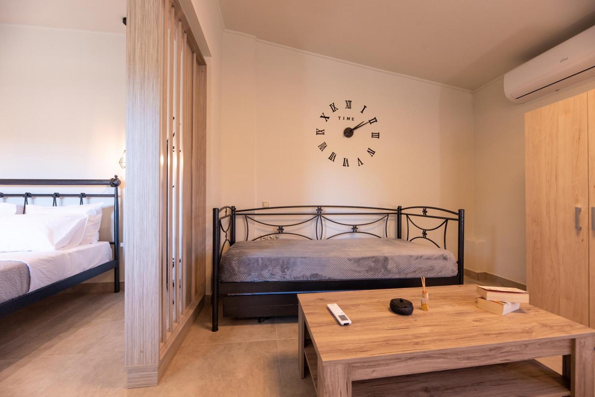 Demi'S Apartments Near Athen'S Airport Артемида Екстериор снимка