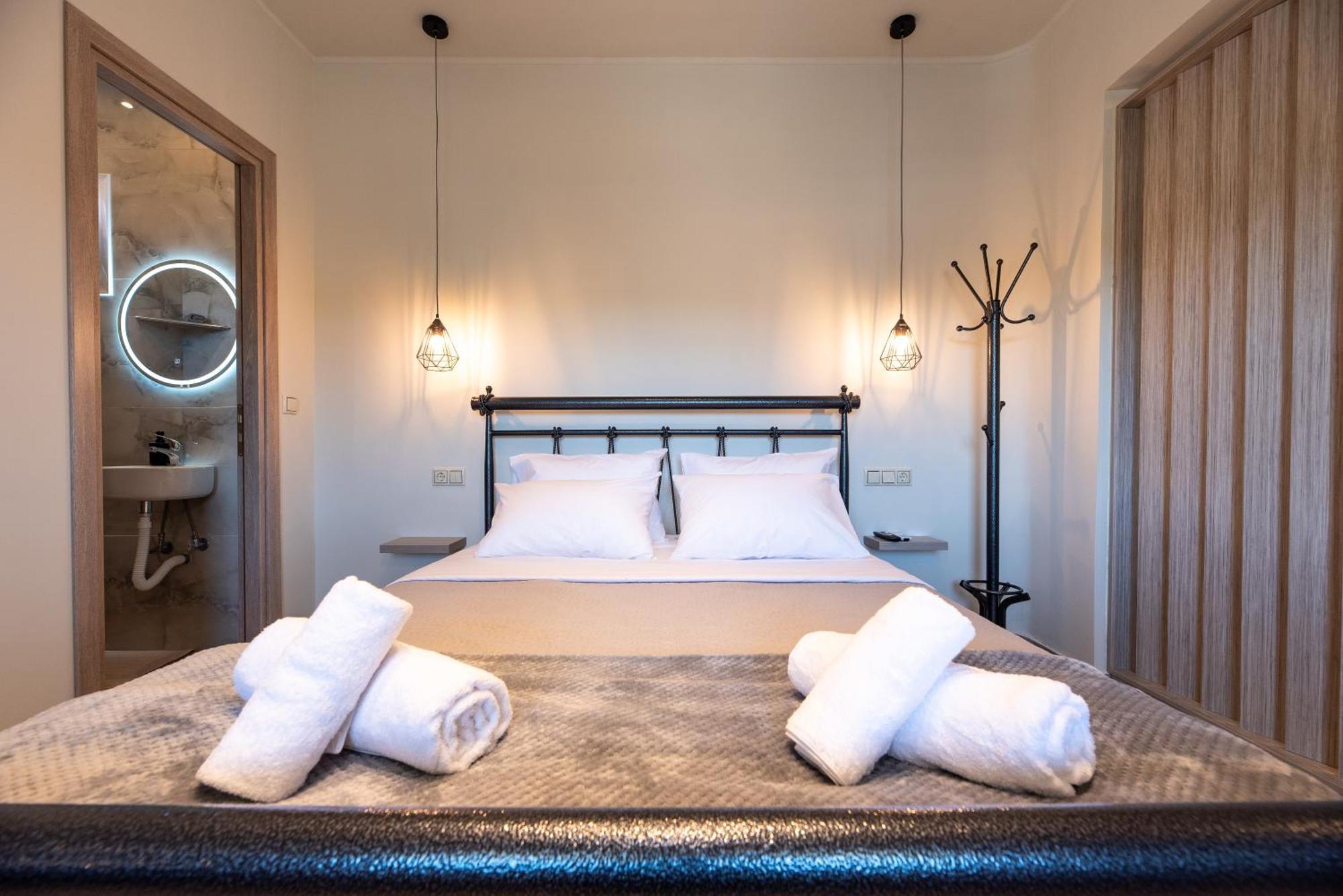 Demi'S Apartments Near Athen'S Airport Артемида Екстериор снимка