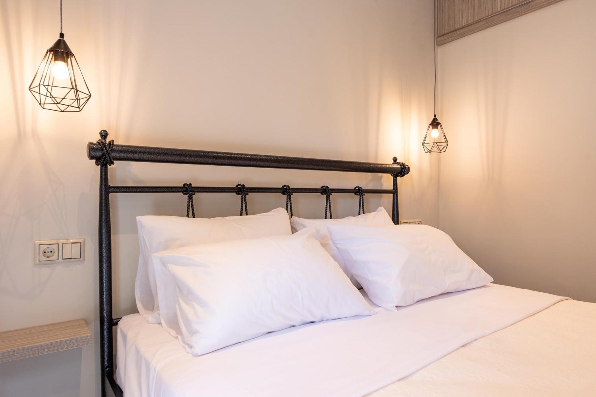 Demi'S Apartments Near Athen'S Airport Артемида Екстериор снимка