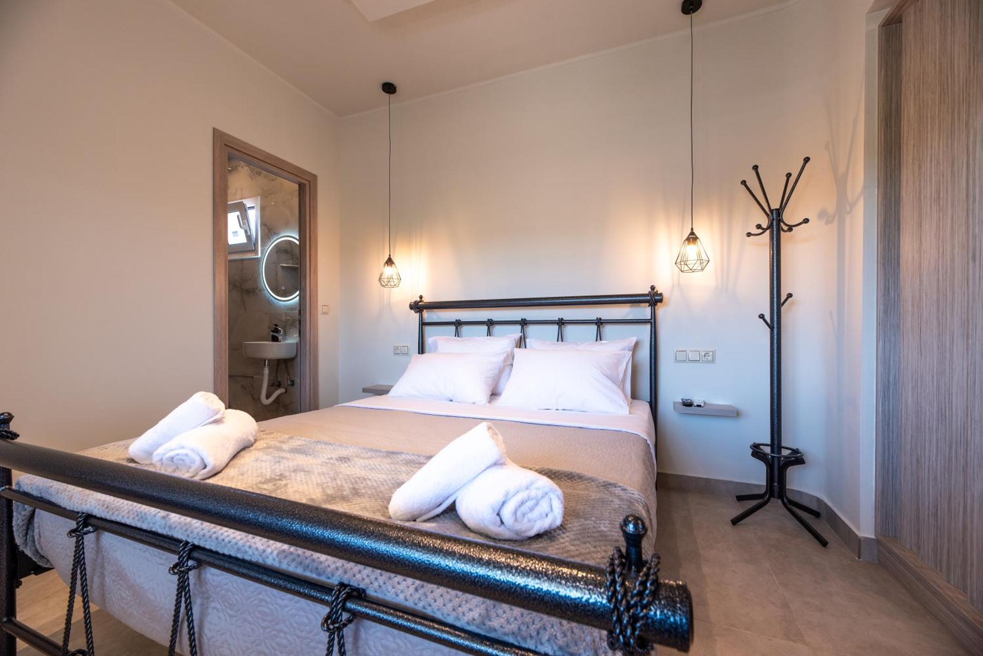 Demi'S Apartments Near Athen'S Airport Артемида Екстериор снимка